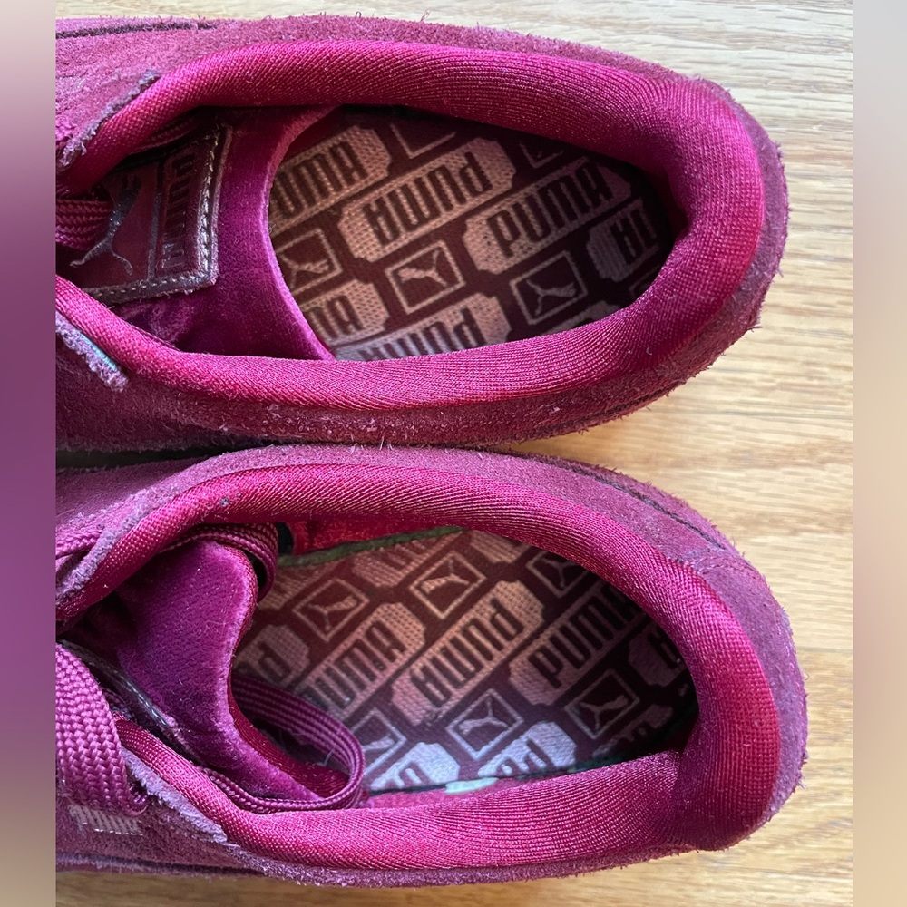 Puma Women's Suede Classic Velvet Casual Sneakers - Picture 6 of 11